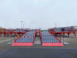 Nakladacie rampy, ktoré umožňujú súčasné nakladanie štyroch nákladných vozidiel